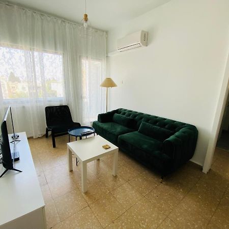 Simple One Bedroom Flat In Engomi Buitenkant foto